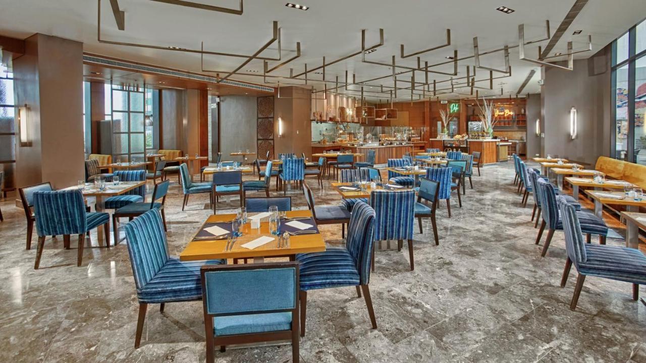 Holiday Inn & Suites Makati By Ihg San Pedro Makati Eksteriør billede The restaurant