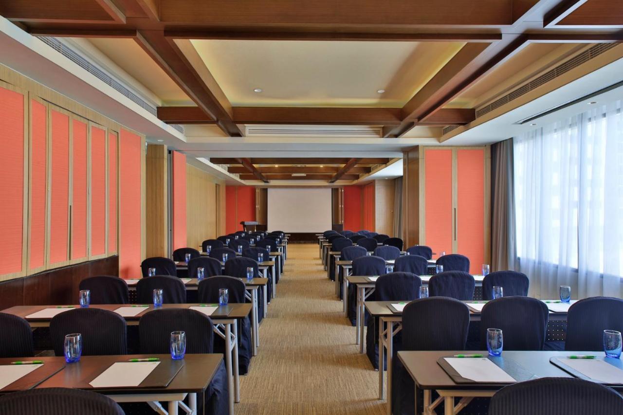 Holiday Inn & Suites Makati By Ihg San Pedro Makati Eksteriør billede Meeting room